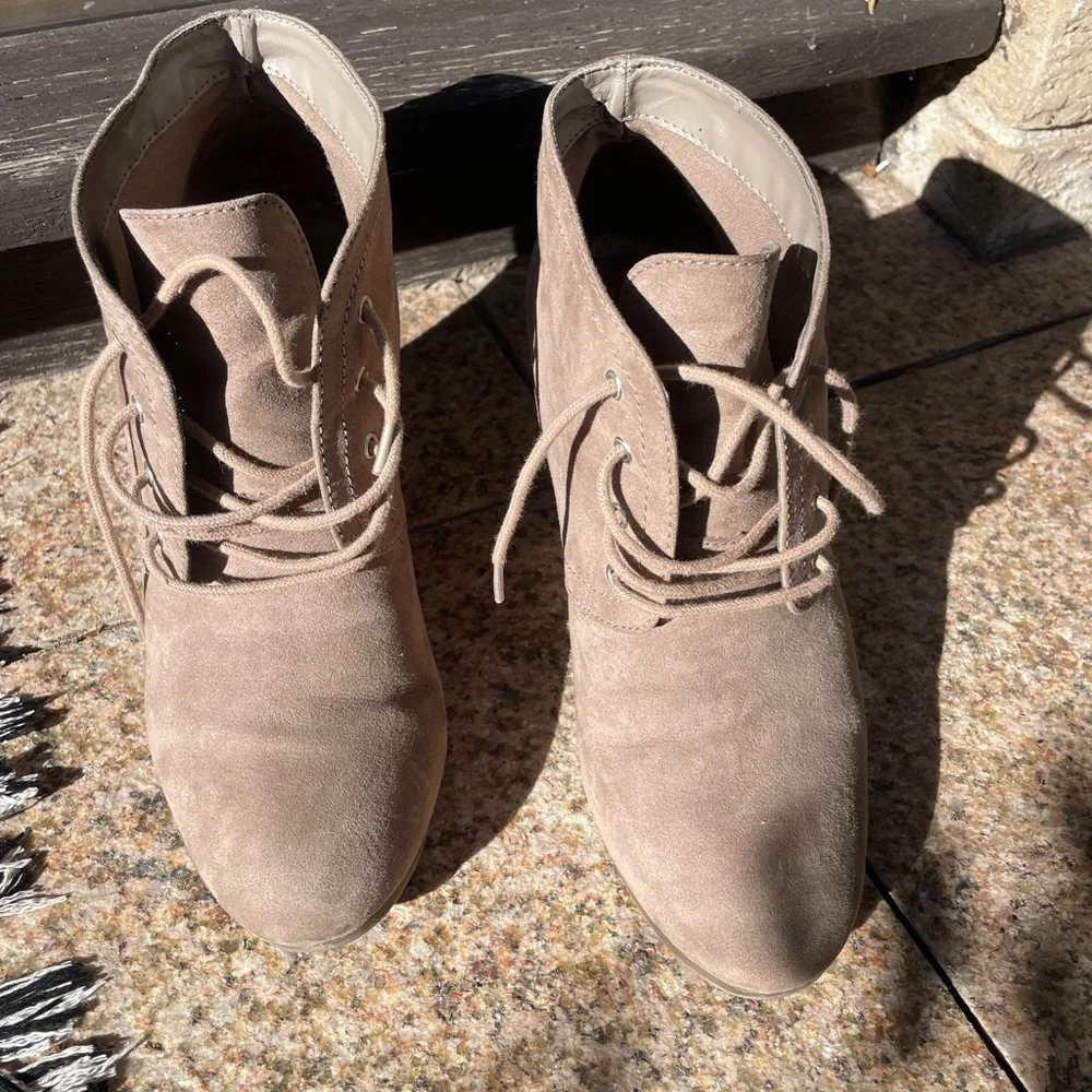 AZ Lexie Suede Ankle Boots size 7.5 - Picture 4 of 6